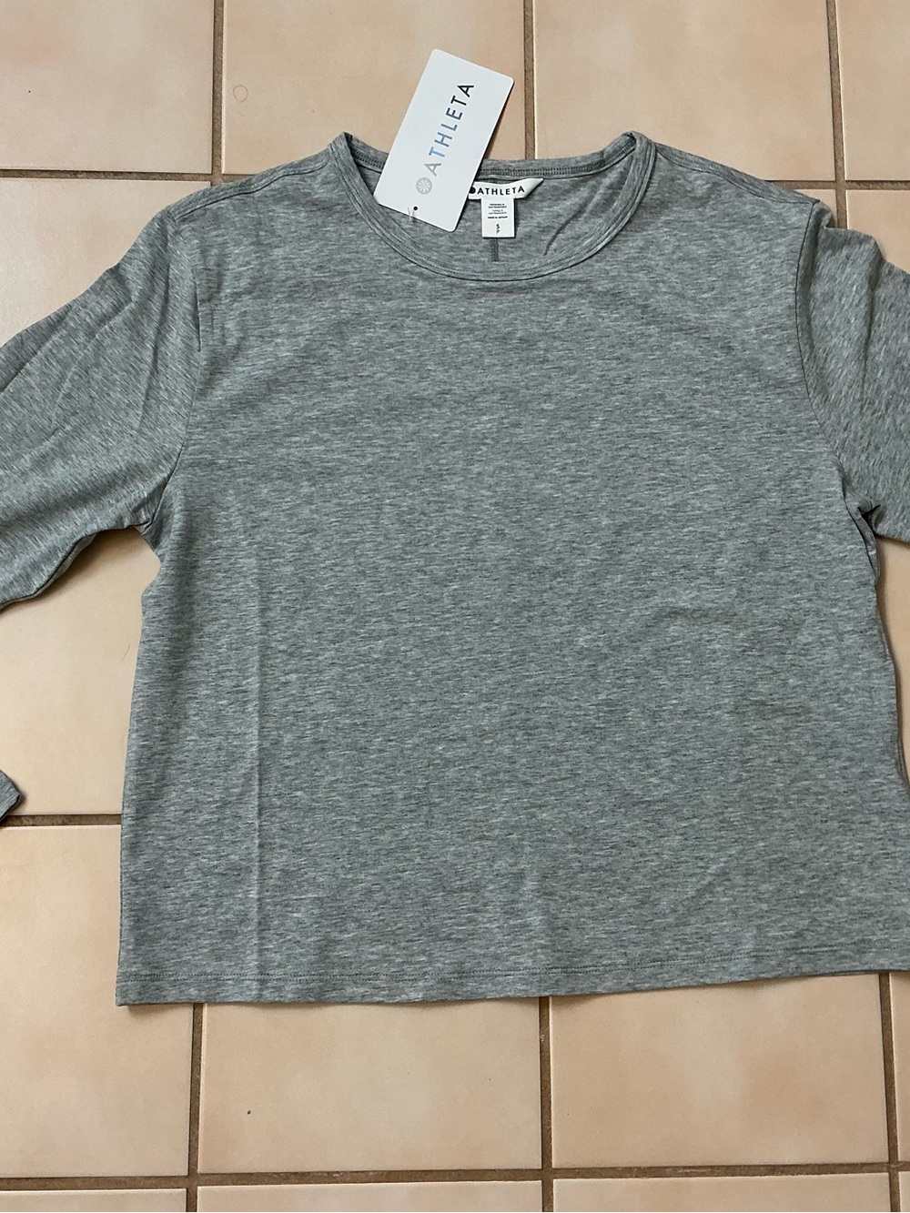 Athleta Essential Crewneck Long Sleeve Tee Shirt Top Sz S NWT! Gray